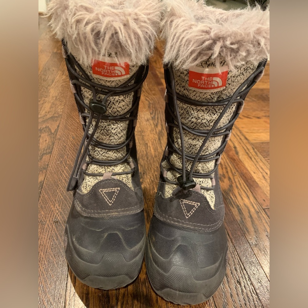 Girls size 3 North Face Boots